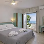 Dei Cesari - Fronte Mare - Breakfast Xxl Fino Alle 12 3*