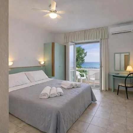 Dei Cesari - Fronte Mare - Breakfast Xxl Fino Alle 12 3*