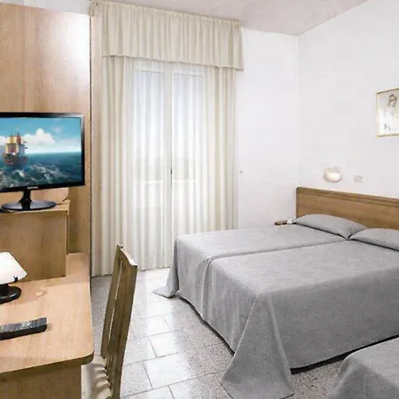 Hotel Dei Cesari - Fronte Mare - Breakfast Xxl Fino Alle 12 3*