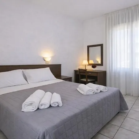 Dei Cesari - Fronte Mare - Breakfast Xxl Fino Alle 12 3*