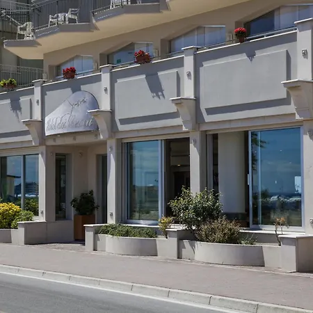 فندق Dei Cesari - Fronte Mare - Breakfast Xxl Fino Alle 12 بيلاريا-إيجيا مارينا