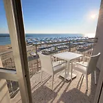 Hotel Dei Cesari - Fronte Mare - Breakfast Xxl Fino Alle 12 3*