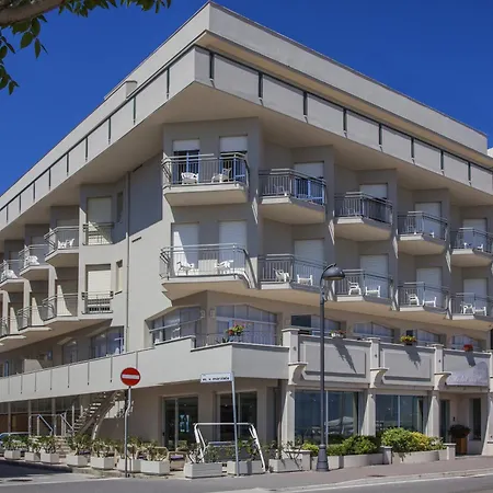 Dei Cesari - Fronte Mare - Breakfast Xxl Fino Alle 12 Hotel