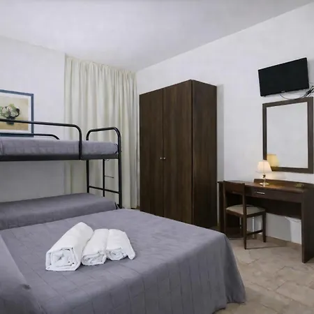 Dei Cesari - Fronte Mare - Breakfast Xxl Fino Alle 12 Hotel 3*