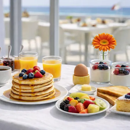 Dei Cesari - Fronte Mare - Breakfast Xxl Fino Alle 12 Hotel