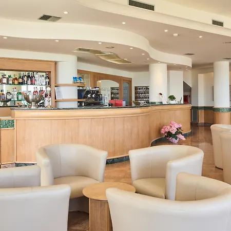 Dei Cesari - Fronte Mare - Breakfast Xxl Fino Alle 12 Bellaria-Igea Marina