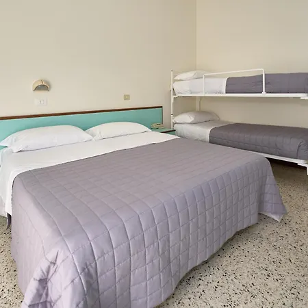 Dei Cesari - Fronte Mare - Breakfast Xxl Fino Alle 12 Hotel