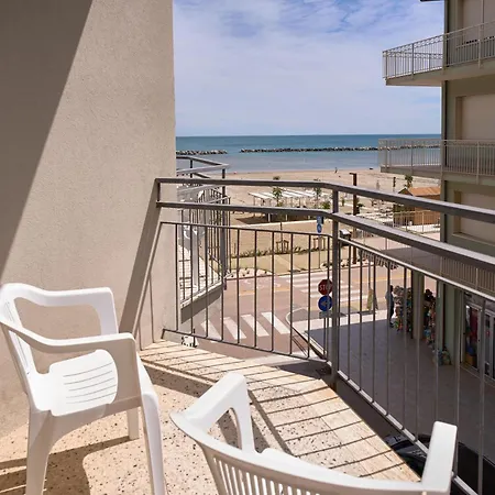 Hotel Dei Cesari - Fronte Mare - Breakfast Xxl Fino Alle 12