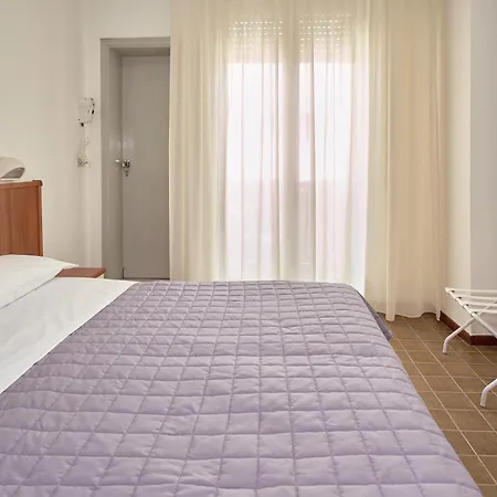 Hotel Dei Cesari - Fronte Mare - Breakfast Xxl Fino Alle 12 Bellaria-Igea Marina