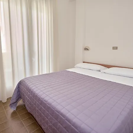 Dei Cesari - Fronte Mare - Breakfast Xxl Fino Alle 12 Bellaria-Igea Marina